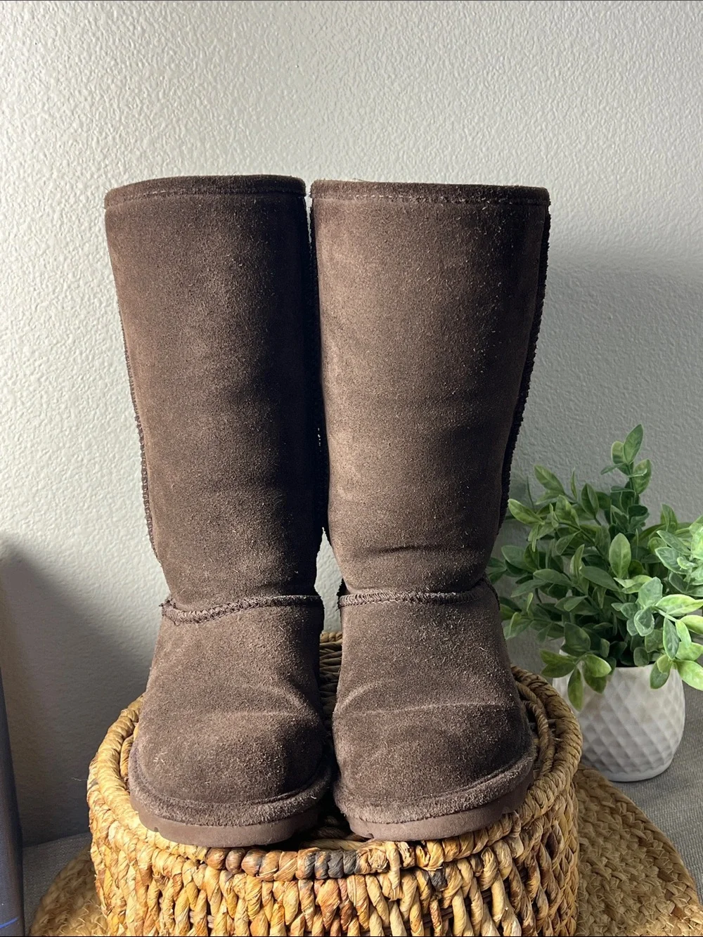 BEARPAW Elle Tall Brown Suede Shearling Boots Women’s Size 6